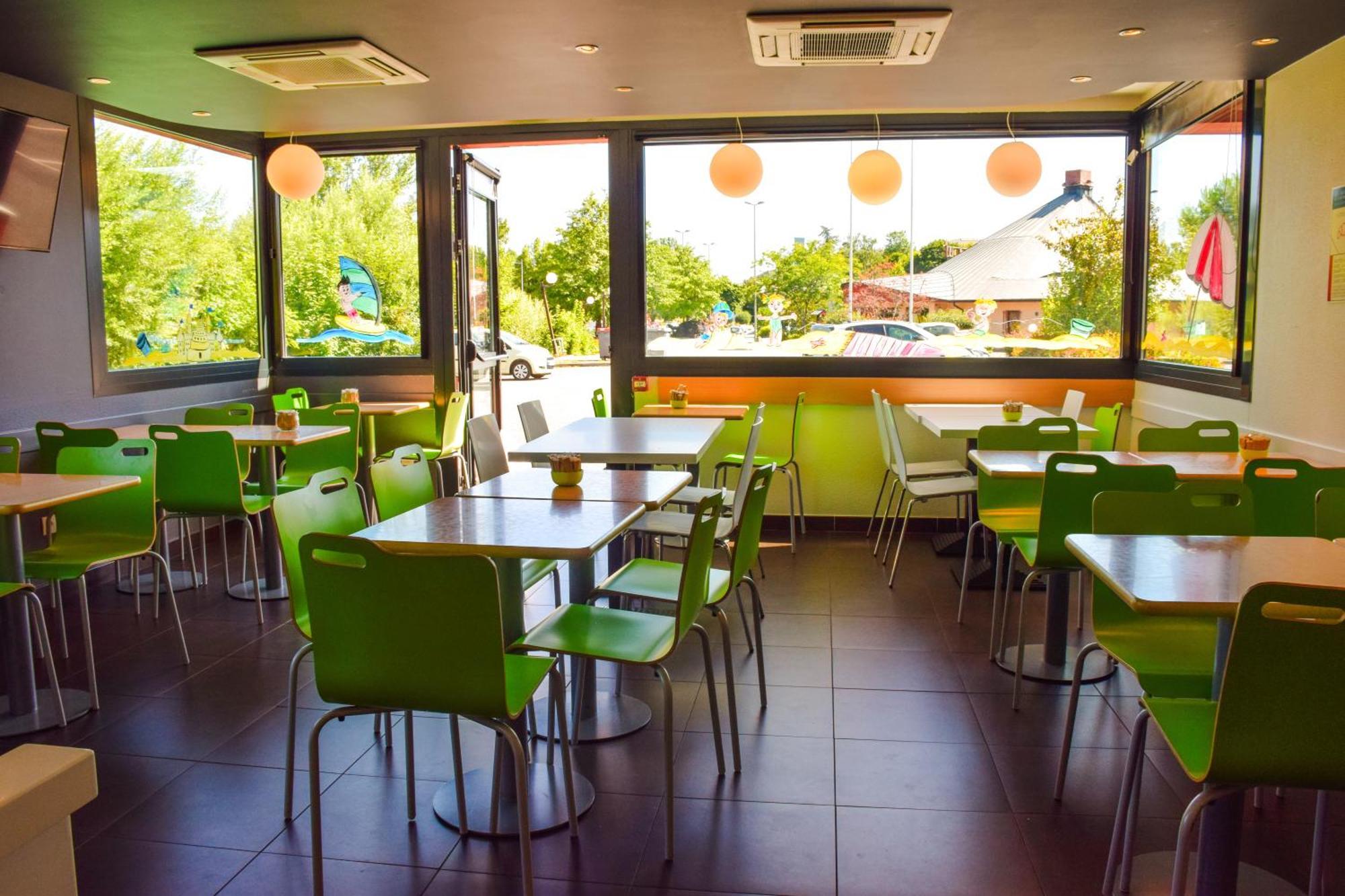 ibis budget Rodez Buitenkant foto