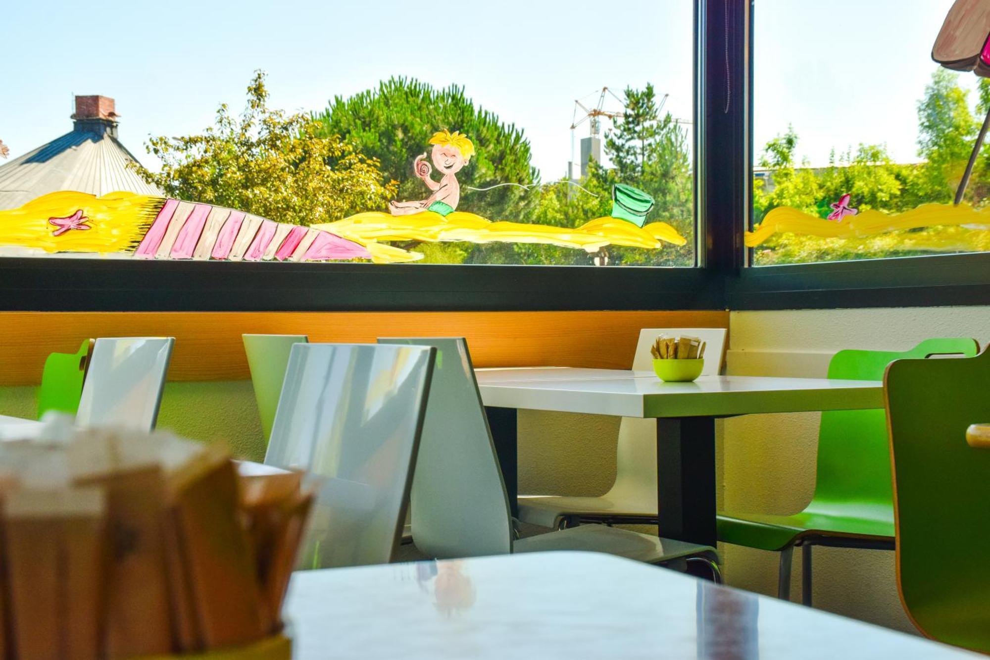 ibis budget Rodez Buitenkant foto